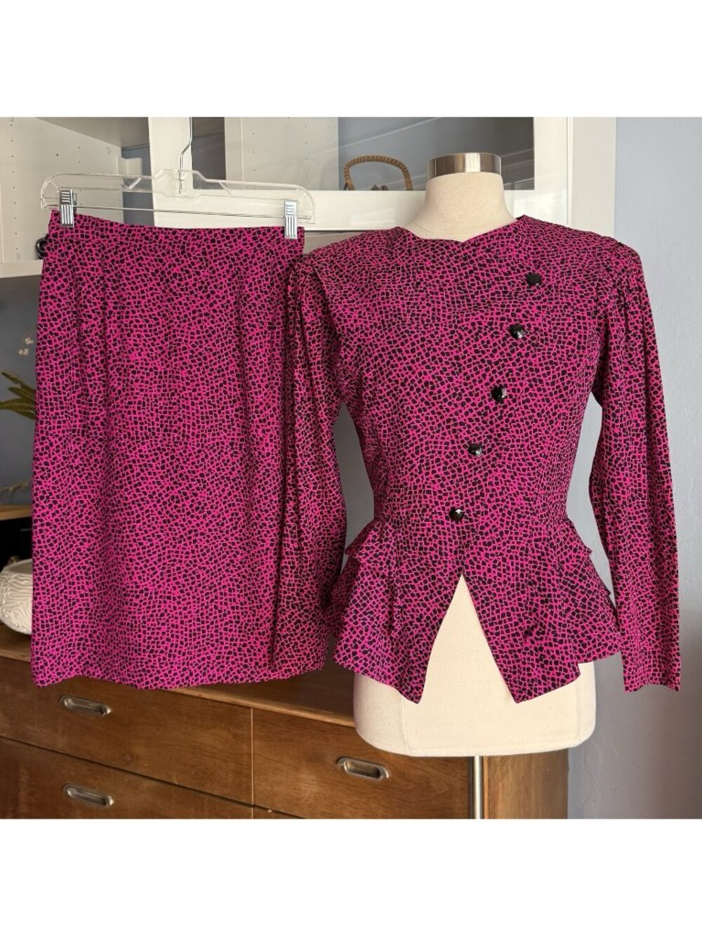 Vtg 80’s Louis Feraud Silk Peplum Jacket & Skirt Suit Set Pink Black Print